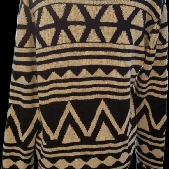 Extra long geometric pullover sweater - Picture 2 of 6